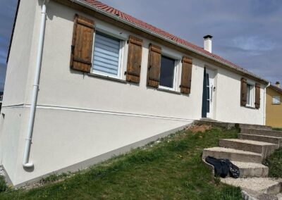 Façade rénovée après ravalement de façade avec enduit par AMI Lorraine, vue 2